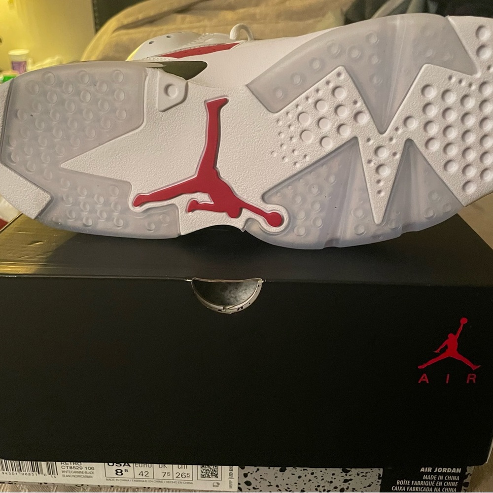 Jordan 6 - Picture 3 of 4